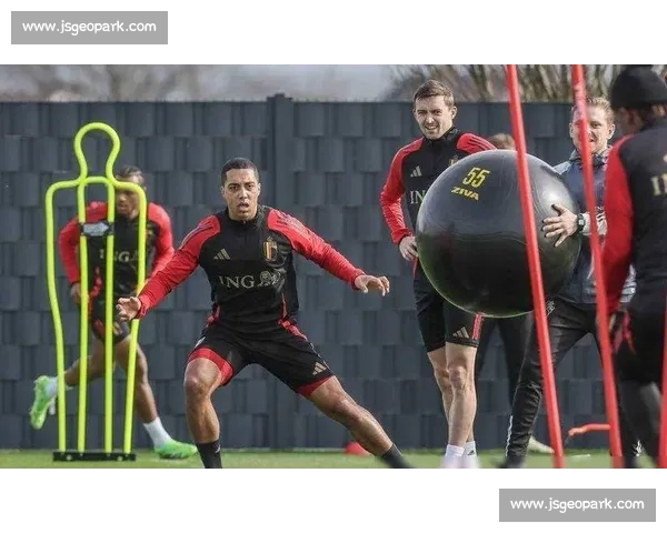 德国对阵捷克强强对话欧洲赛场焦点之战前瞻解析战术博弈与胜负走向预测