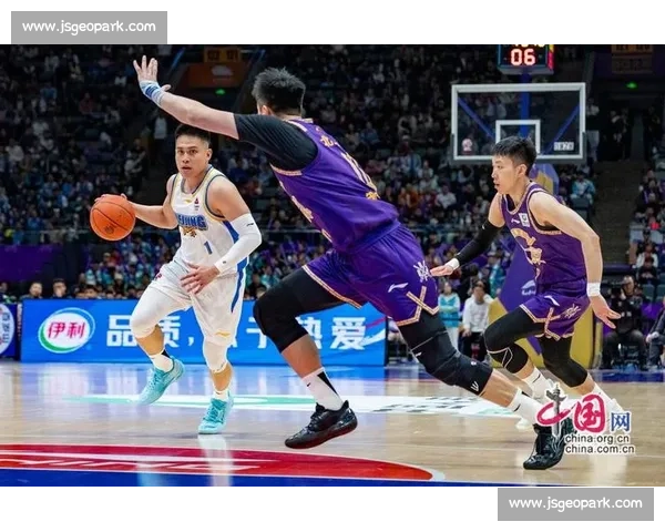 北控德比激战上演京城双雄对决引爆球迷热情与悬念新赛季焦点之战揭幕